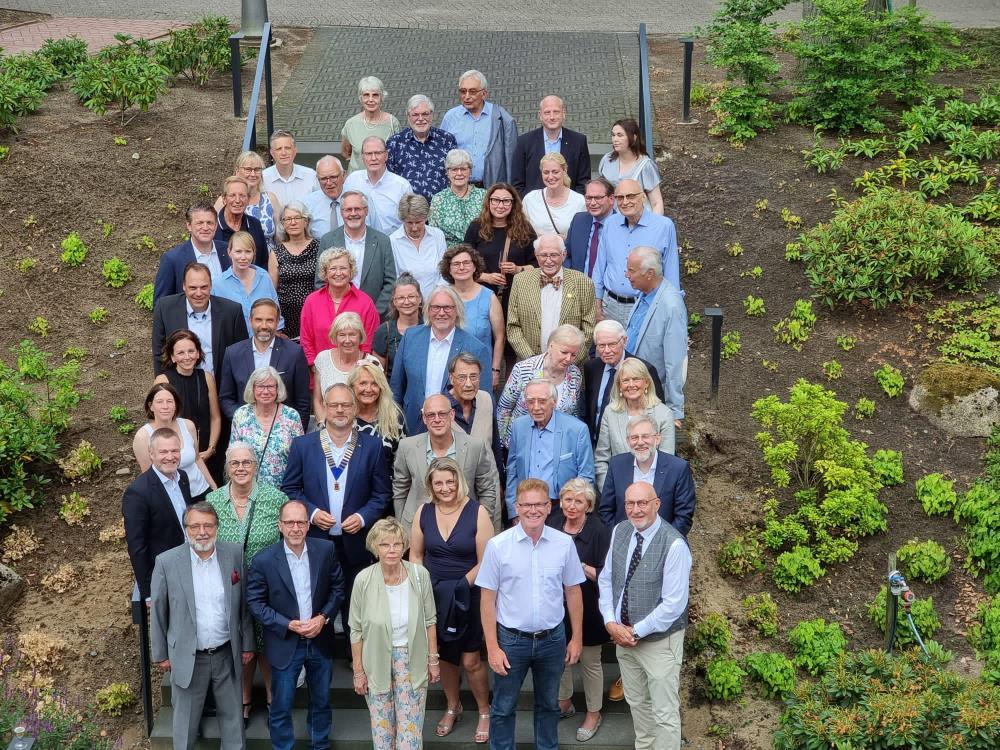 Präsidentschaftsübergabe Gruppenbild mit Damen, 2023